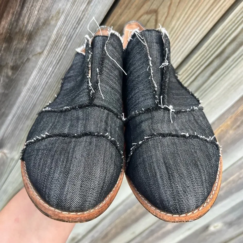 ALL BLACK Anthropologie Denim Oxford 40.5 Black‎ Raw Edge Deconstructed Flat